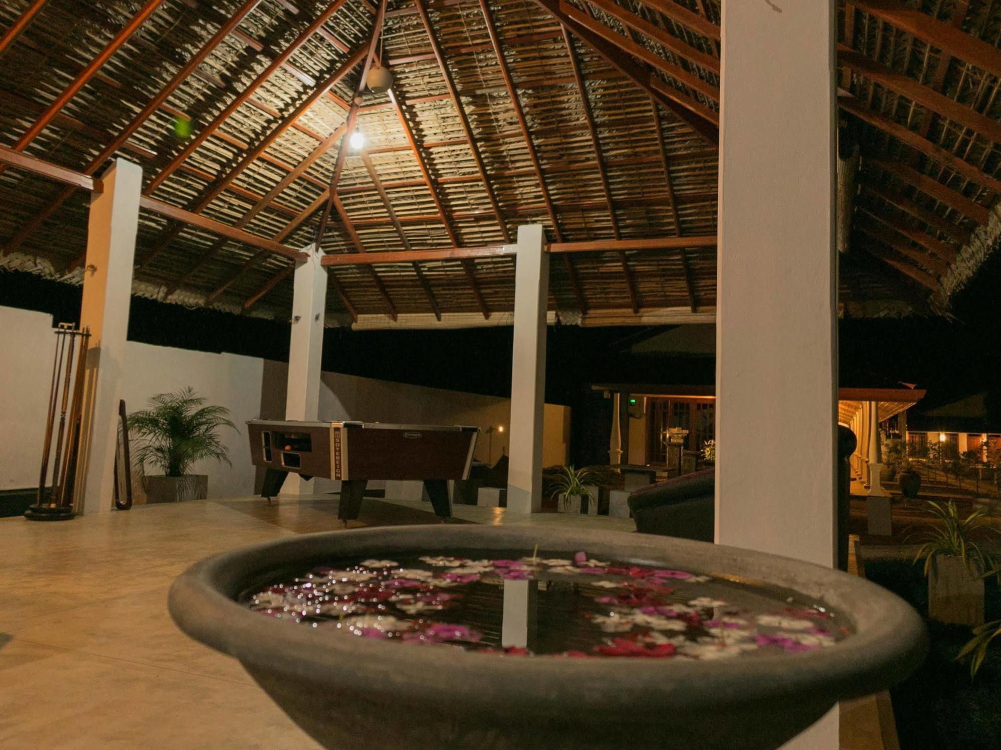 Palmera Eco Resorts Nilaveli Trincomalee Buitenkant foto